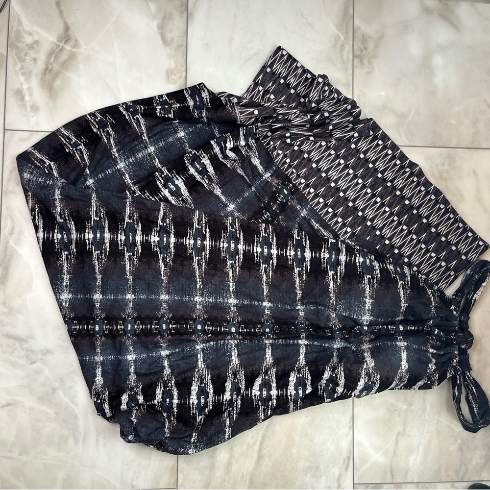 Black and White Athleta Patterned Dress Size Large